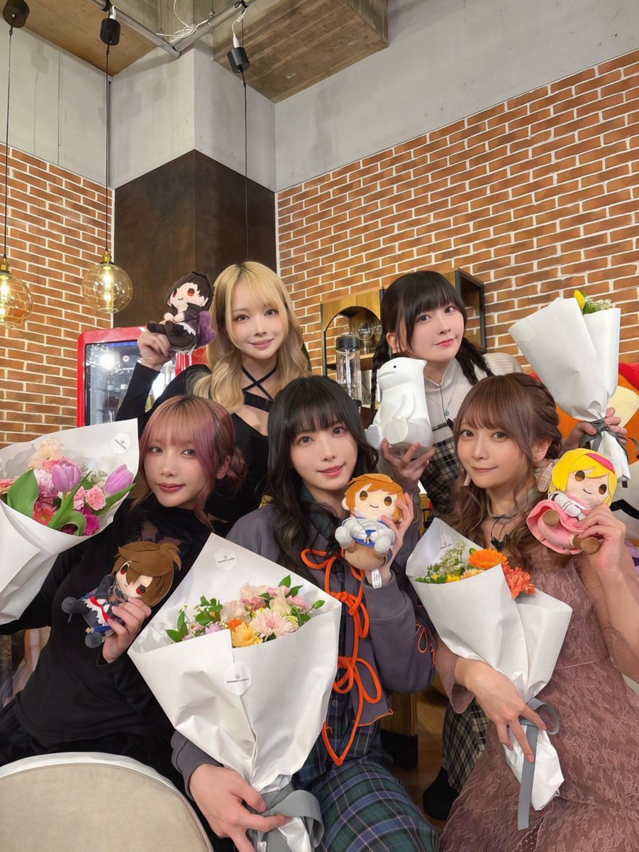グラブル女子会
応援ありがとうございました✨

つよバハ倒せて嬉しかった…！！！

まだまだ先輩騎空士さんたちの背中は遠いけれど、近づけるようにこれからもがんばりますo̴̶̷᷄  ̫ o̴̶̷᷄

#グラブル #PR https://t.co/M5DAWHOELV