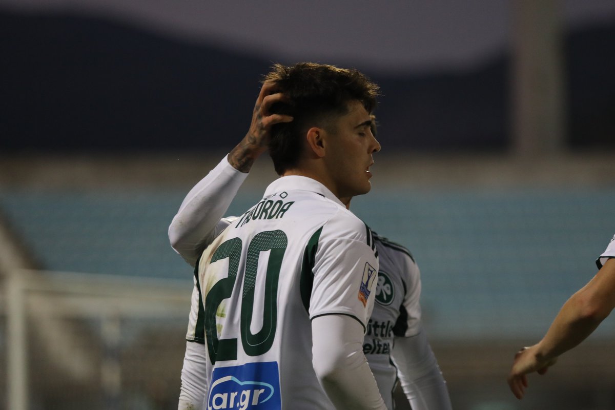 Εκθέτει πάρα πολύ κόσμο ο Αργεντινός σήμερα. Και δεν εννοώ το (πολύ ωραίο) γκολ, αλλά τις επαφές, την τεχνική, το πως κινείται και το πως προσαρμόστηκε παρότι το παιδί είναι εκτός ρυθμού και έχει μείνει πάρα πολύ πίσω.

Ούτε Ουναΐ είναι (και ούτε θα γίνει ποτέ), ούτε "απειλεί" να