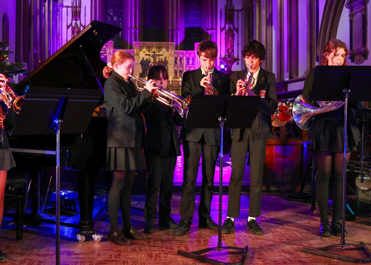 SirHenryFloyd's tweet photo. Creating a festive and joyful atmosphere, our SHFGS community came together to enjoy beautiful seasonal performances by our wonderful students. Thank you to everyone who made the Christmas magic! #SHFGS https://t.co/IEEL1B8uWF
