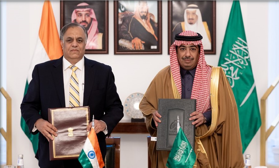 المملكة و الهند توقعان اتفاقية للإعفاء المتبادل من متطلبات تأشيرة الإقامة القصيرة لحاملي جوازات السفر الدبلوماسية والخاصة والرسمية. صحيفة البلاد | #وزارة_الخارجية 