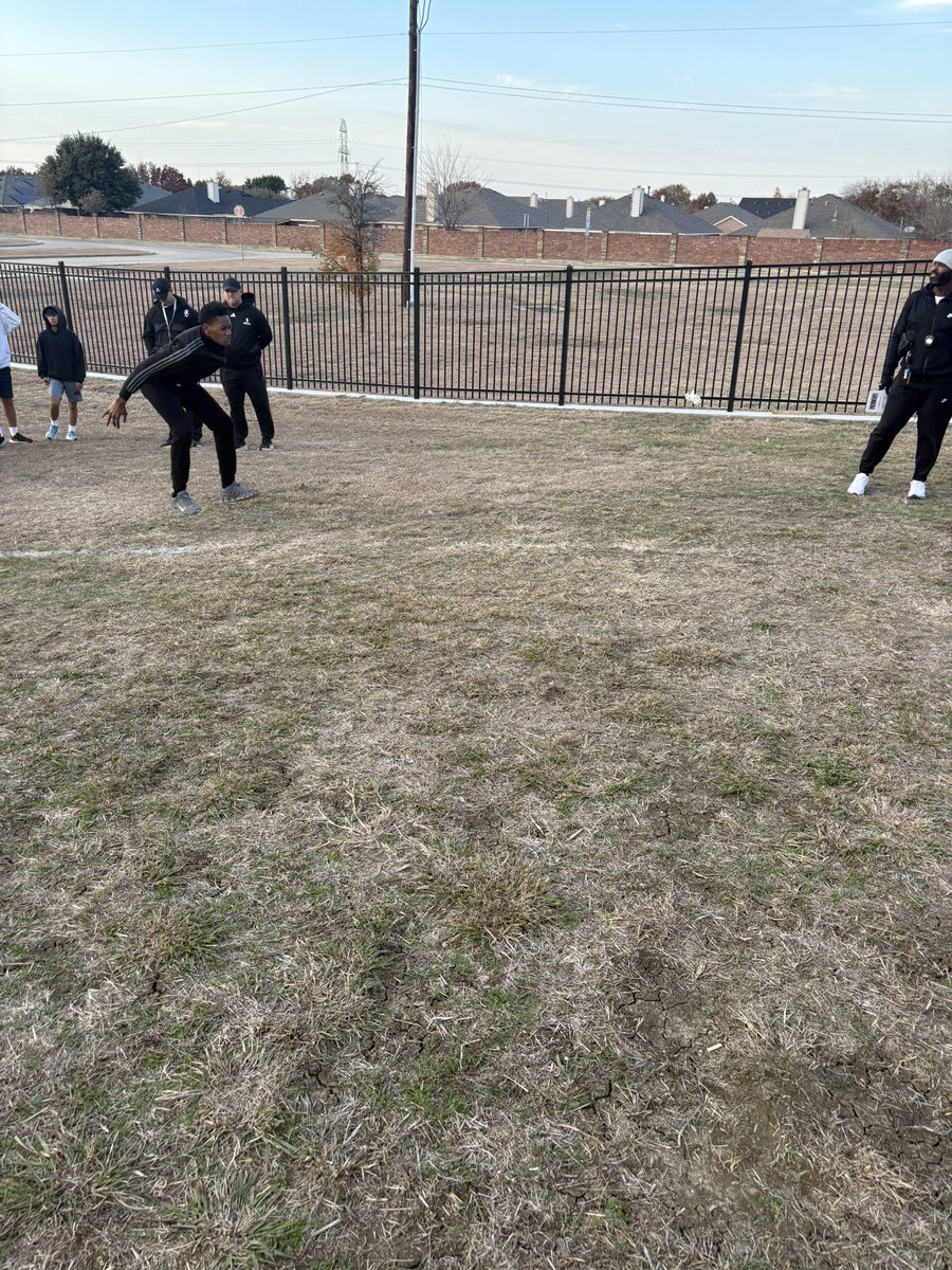 ASeguinTrack's tweet image. Finishing the week strong to springboard us into January #SeguinNation #Southside #BeTheUnicorn @coachjoegordon @blin_jr @AISD_ATH @CoachBencke