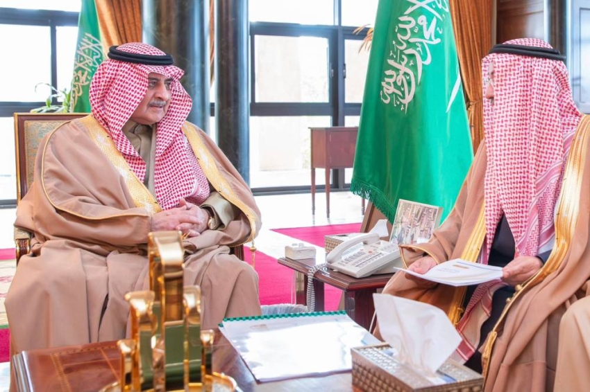 أمير تبوك يطلع على نسب الإنجاز في المشروعات التي تنفذها أمانة المنطقة #أمانة_تبوك 