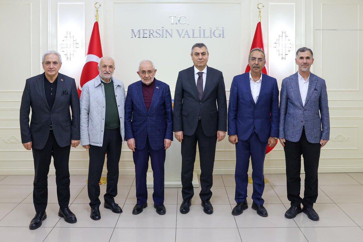 Valimiz Sayın Atilla Toros, ziyaretine gelen Türk Dili ve Edebiyatı Derneği (TDED) Genel Başkanı Ekrem Erdem ve beraberindeki heyet ile görüştü.

Görüşmede, MEÜ Uluslararası İlişkiler Bölümü ve TDED Mersin Şubesi tarafından ilimizde 18 Aralık 2025 tarihinde Mersin Üniversitesinde