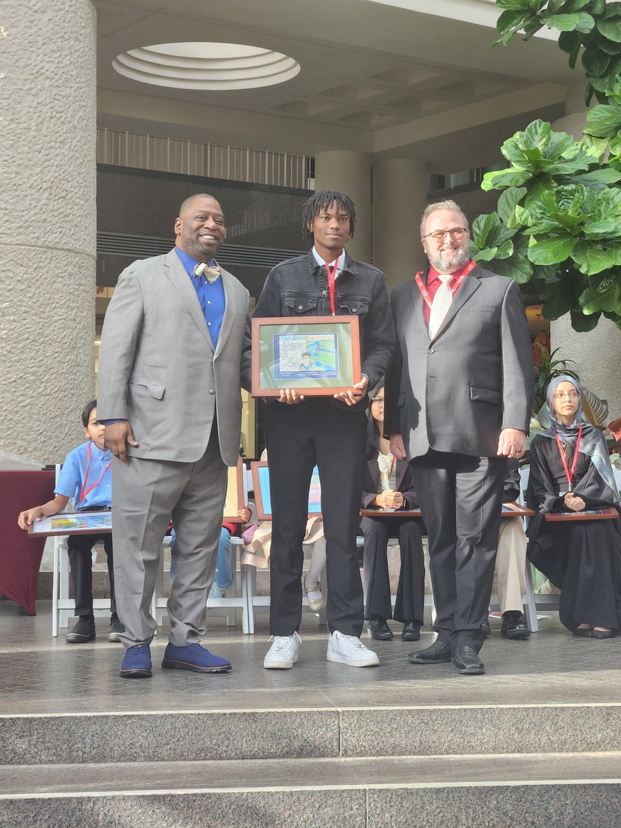 MsTedu's tweet image. Congratulations to Westlake HS Visual Arts students on being recognized for their artistry this morning. Their works are featured in the 2026 Fulton County Art Calendar. 

District 5 Commissioner Marvin S. Arrington, Jr pictured with recipents Isaiah Hampton &amp;amp; Laila Allen.