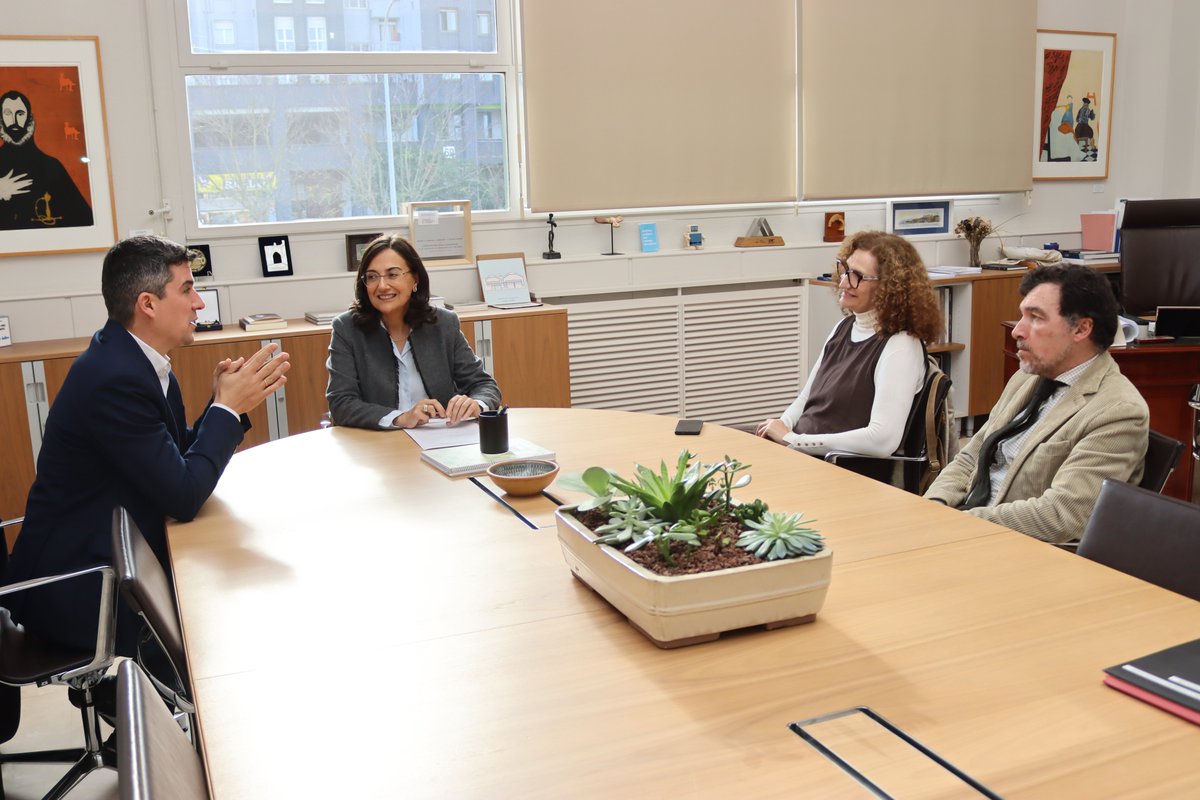 psoesantander's tweet image. 🎓Hoy hemos mantenido una reunión con la rectora de la Universidad de Cantabria @unican, @conchilopezf, y con el secretario general, Julio Álvarez.

Intercambio de impresiones sobre la relación entre la ciudad y la Universidad, retos compartidos y prioridades actuales de la #UC.