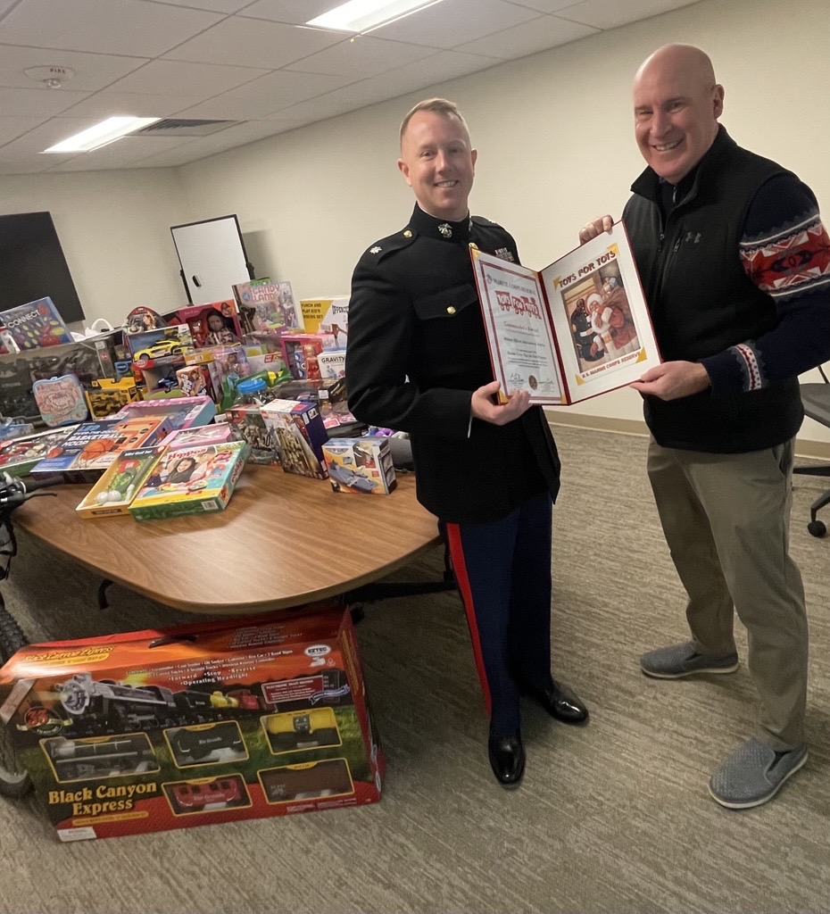In what is part of an annual tradition, MOAA is proud to receive an honor for outstanding service from Toys for Tots and contribute to the millions of toys donated for children this year. Thank you, Lt. Col. Brad Cook, for visiting our headquarters today and for your service!