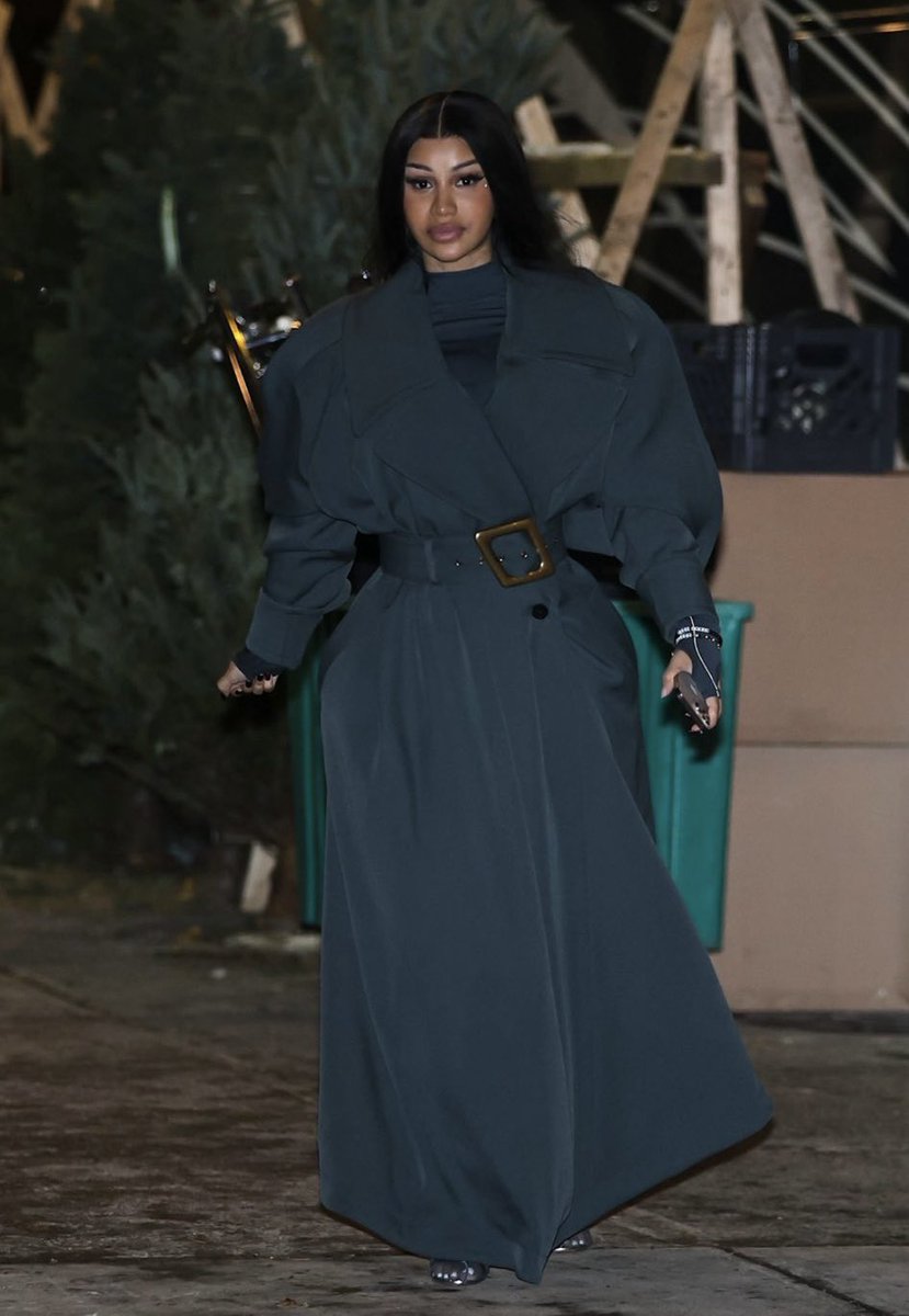 Cardi out in NYC last night! She looks so good!!
