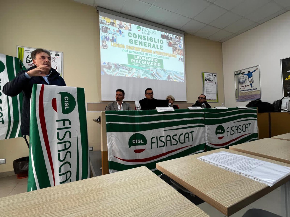Fisascat_Foggia's tweet photo. 📌 #ConsiglioGenerale #FISASCATFoggia

Eletto #MicheleScaramuzzo componente di Segreteria.

#AntonioFarino, #SG:
“In una fase segnata da #trasformazioni, è fondamentale investire su una governance sindacale capace di presidiare la #contrattazione e valorizzare la #partecipazione” https://t.co/VParx02Emd
