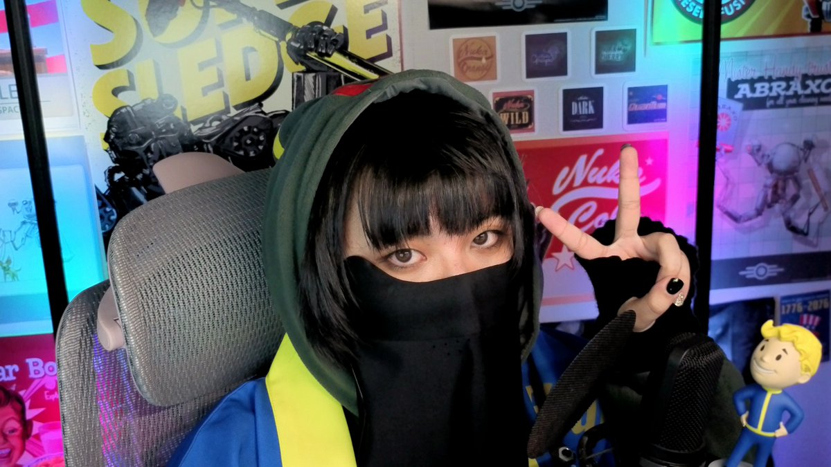 初実写Fo76配信来てくれてありがと~~~.ᐟ.ᐟ
フィルター頼りのノーメイク全世界配信超怖かったけどみんなのおかげで楽しく配信できた！！！
おかげさまでお祝いスパチャ・チアーもいっぱいいただいてサブスクも一気に215人突破しましたっっ
新たなミコルをこれからもよろしくねっっ