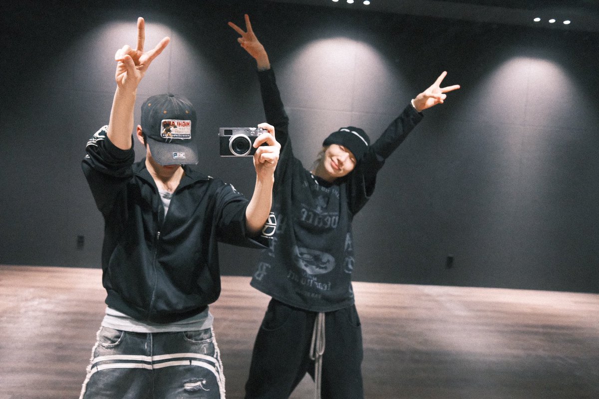 ZB1_official's tweet image. _💌

Bada &amp;amp; HAN BIN FaSHioN😎

Choreography by @ teambebe

#SUNGHANBIN #성한빈
#ZEROBASEONE #ZB1 #제로베이스원