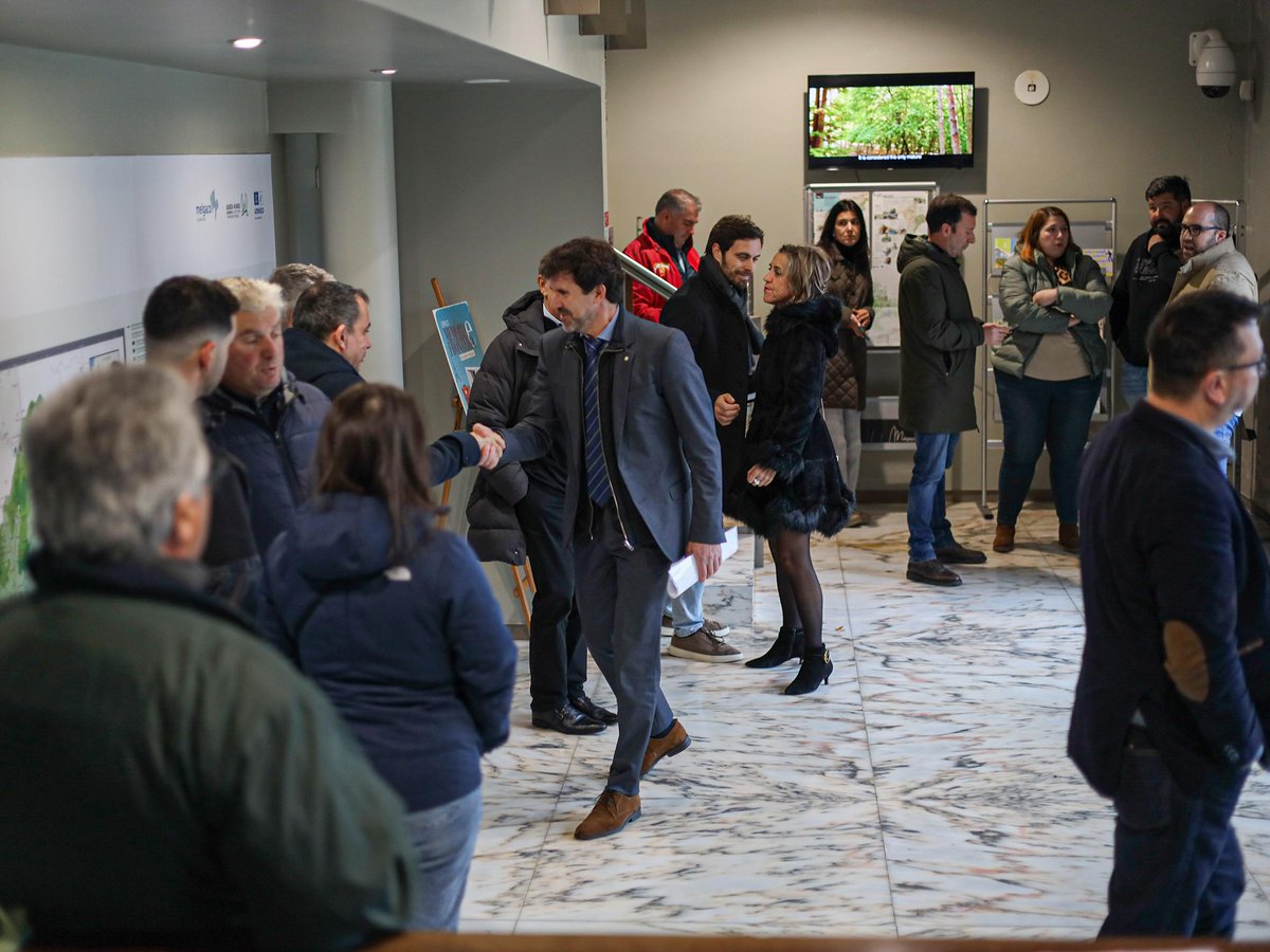 mun_melgaco's tweet photo. Realizou-se ontem, 16 de dezembro, no Auditório da Porta de Lamas de Mouro, a sessão pública de apresentação dos concursos para a concessão turística de nove imóveis no nosso concelho, no âmbito do Fundo Revive Natureza. https://t.co/l04mXQsvvW