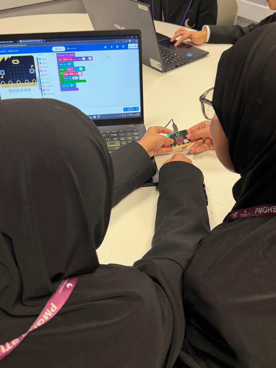 pmghs's tweet photo. Year 7 pupils had a fantastic time at Mega Day at Newman College taking on exciting tech challenges and building skills in robotics, cybersecurity and AI 🤖🦾🚀
#MegaDay #innovation https://t.co/x3VKobCdUO