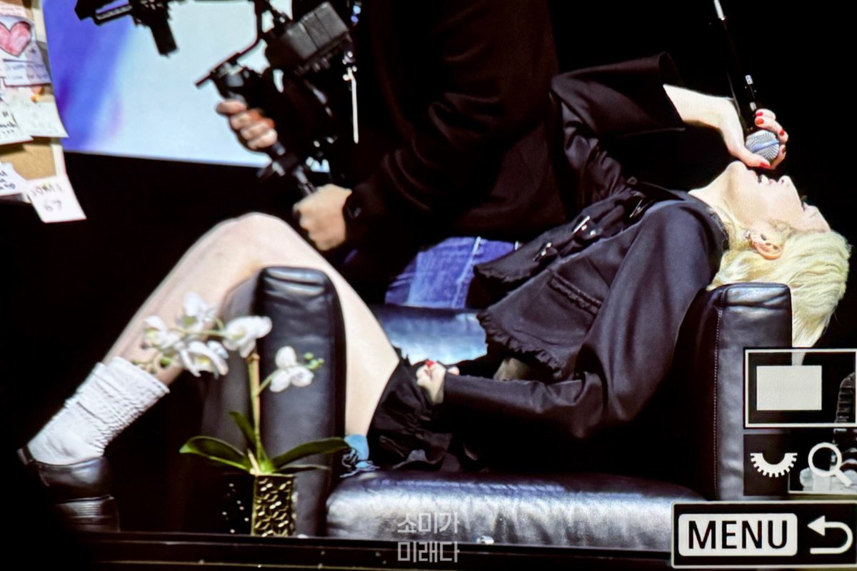 251217 INTO THE CHAOS

얼마나 신난건지 감도 안옴

#전소미 #JEONSOMI