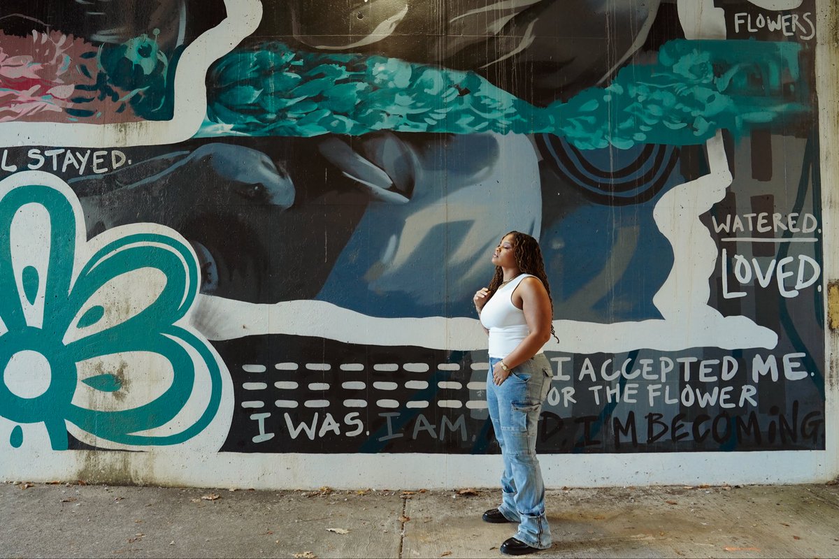 how dope and BLESSED it is to be the muse of a mural painted by your tattoo artist who’s a BIG DEAL in the ATL art community — God did it 🙌🏼✨