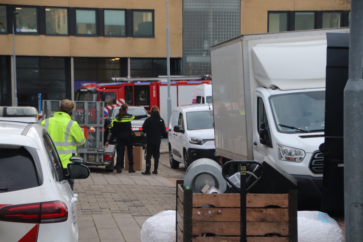 Illegaal vuurwerk en hennepkwekerijen in beslag genomen in Waarderpolder