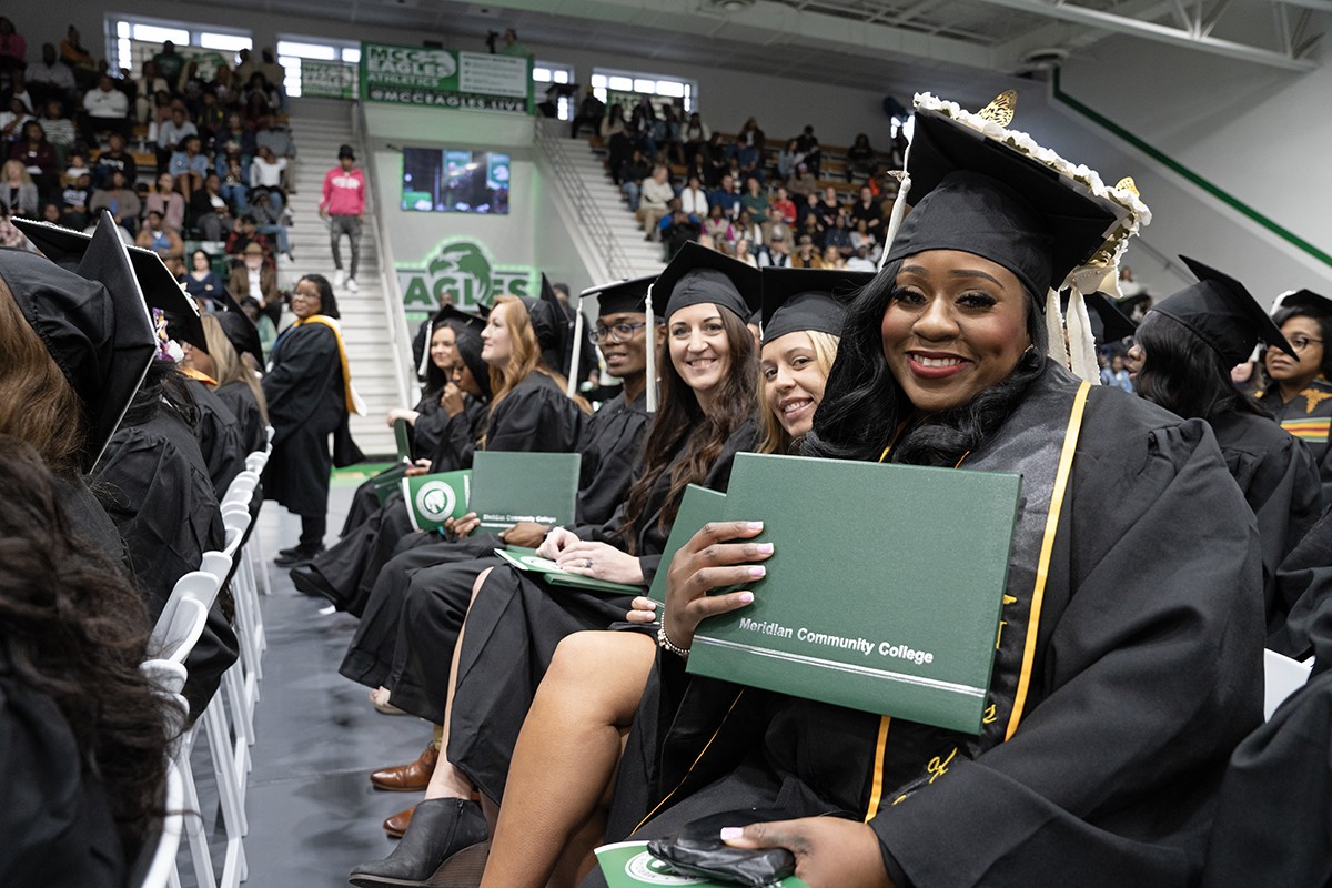 MCCEagles's tweet image. 2025 MCC GRADUATIONS. With the holiday season just around the corner, celebrations arrived early on the MCC campus as the Graham Gymnasium hosted two commencement ceremonies for the Fall Class of 2025.

🔗  meridiancc.edu/news.

#MccEagles #FindYourWings #MccGraduation