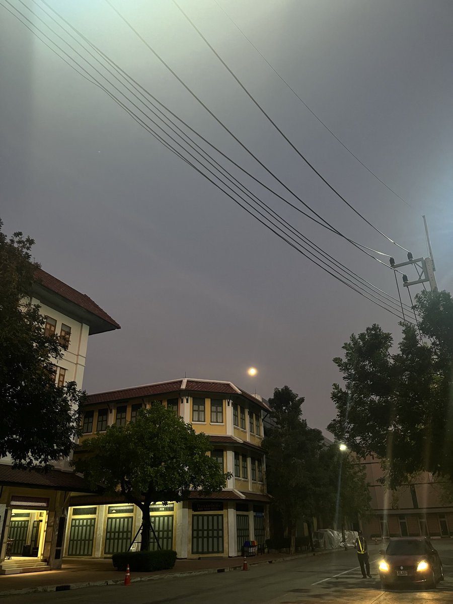 เคยไปถ่ายงานที่acts studio แอบมู้ดอยู่นะ ได้มารูปเดียวเพราะแสตนบายในสตูทั้งวัน อันนี้ถ่ายตอนเช้ามืดก่อนเปิดกอง5555 ช่วงเที่ยงๆที่พักก็ไปเดินเล่นอยู่ โลใหญ่มาก แต่เดินไม่หมดอ่ะไม่มีเวลา ㅠㅡㅠ