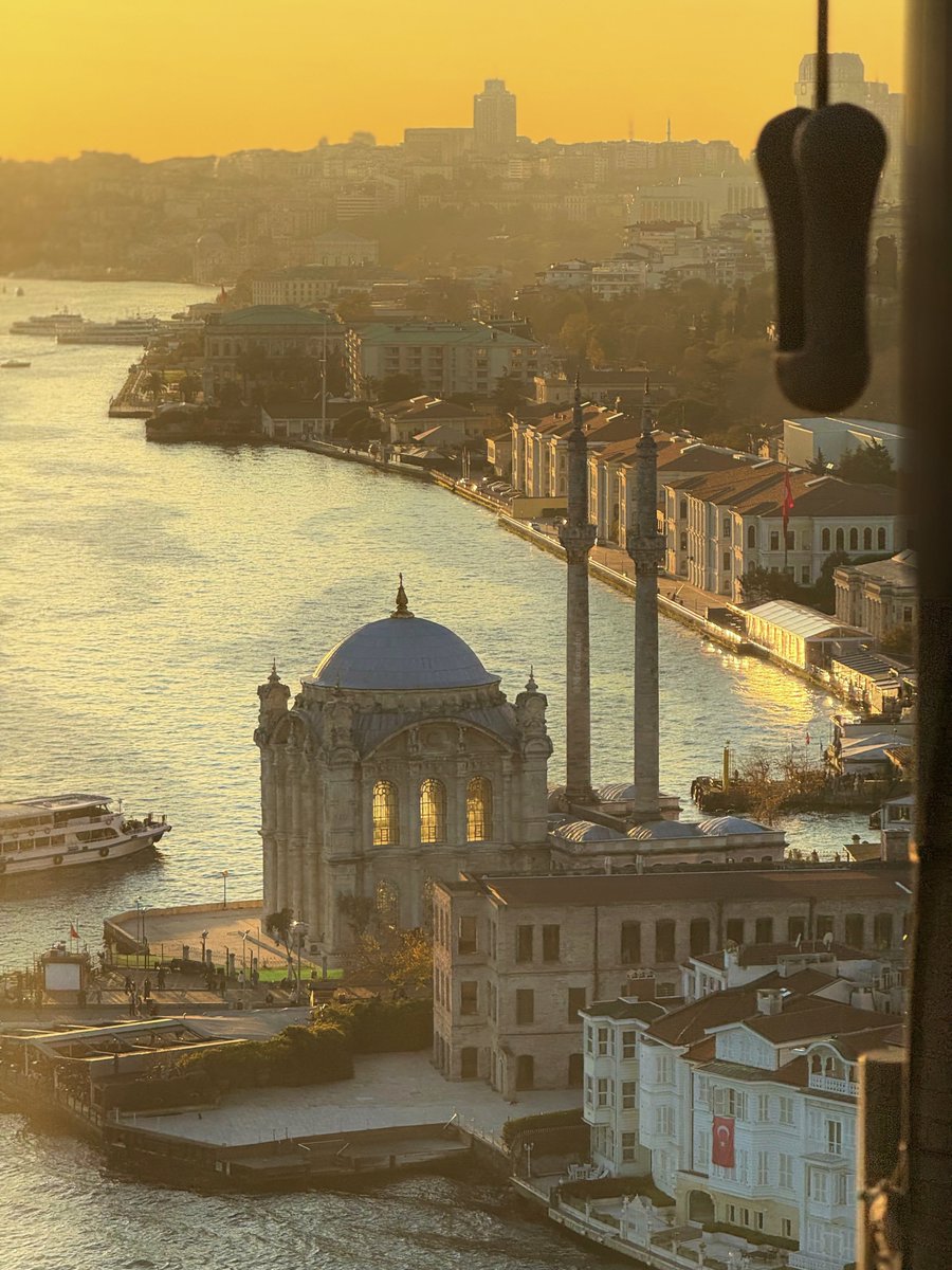 Aylar sonra metrobüste oturabildim ve bir fotoğraf çektim