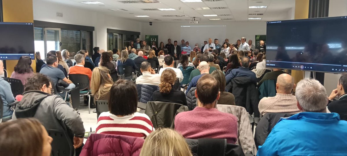 Cuidados Intensivos Hospital Reina Sofia tweet media