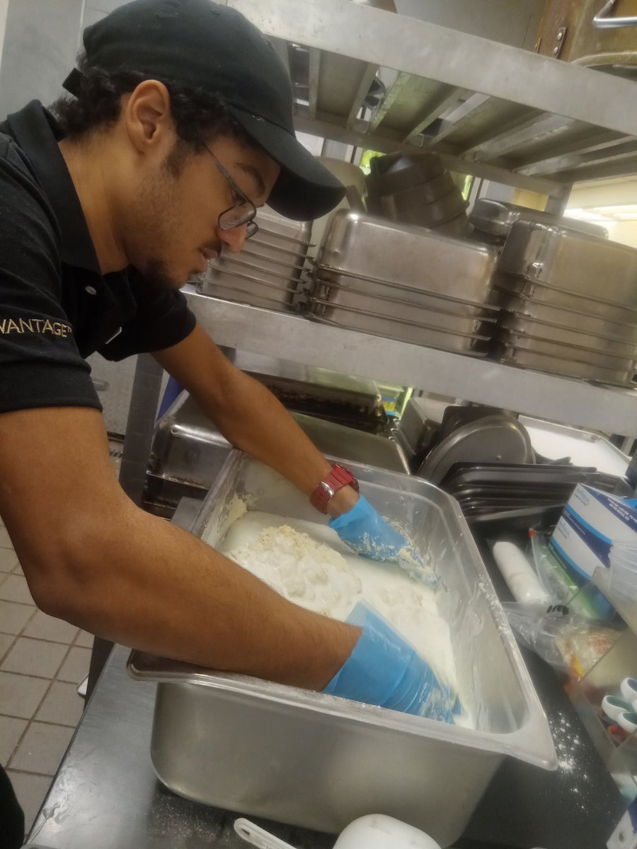 Don't want to spend hours in the kitchen cooking for Christmas? WBL senior Collin Thibeau can relieve all your stress with items from the Ingles deli!
#wchswbl #gawblworks #ctaedelivers @ctaegeorgia <a href="/gadoewbl/">gadoewbl_lboswell</a> @georgiaWBL1 @gacte