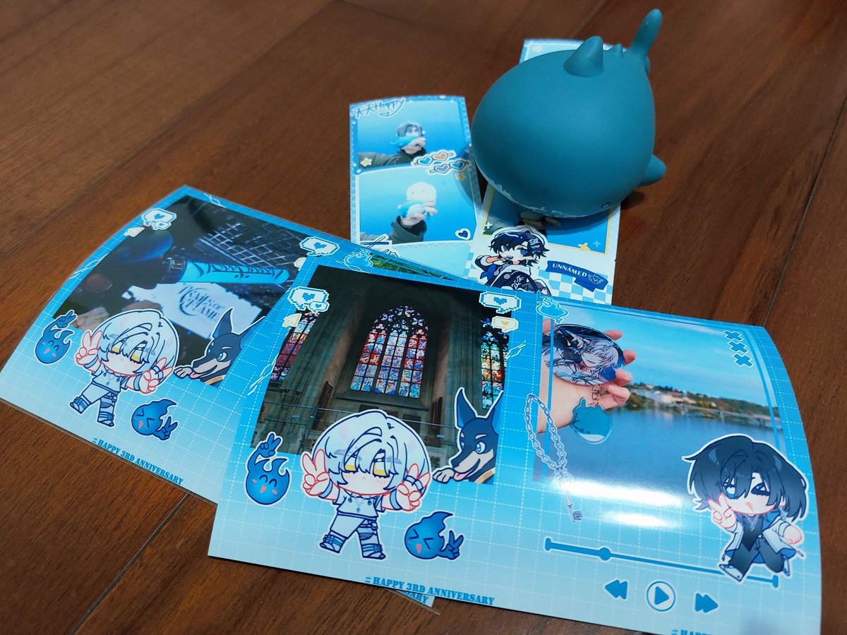 thankyou0620's tweet photo. #dear_u_san
Go to see U every year🥹
I printed my memories about you. I always remember when you released the "Show" cover; I was in Czech and held my phone to listen to your music there. Of course, I needed to print U live too.

Thank you for #BlueflämeslightUup 's hard work! https://t.co/ORHLo0ewJT