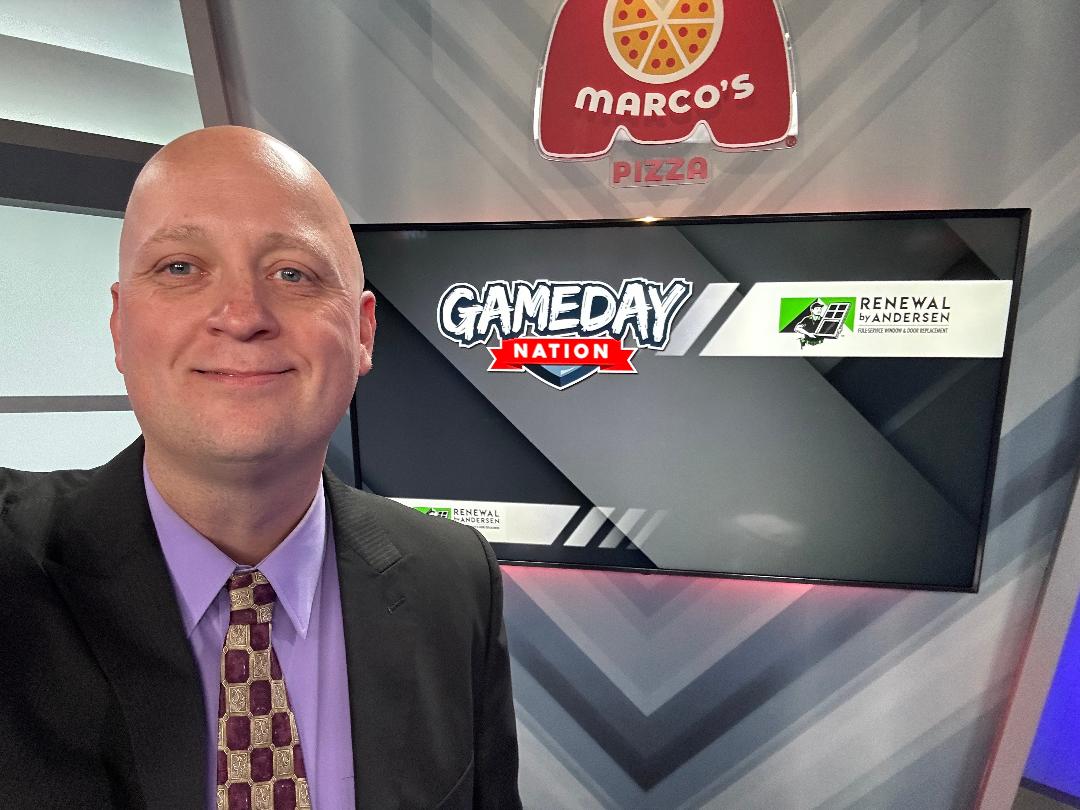 He is one of the best basketball minds in America, <a href="/CoachDarrenK/">Darren Kohne</a> ! We will chat ball with the lead analyst for BCSN Saturday at 11:00am! <a href="/931TheFan/">Lima's Sports Radio 93.1 The Fan</a>