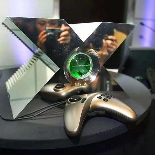 VideoGameHstry's tweet image. Xbox protype (2000)