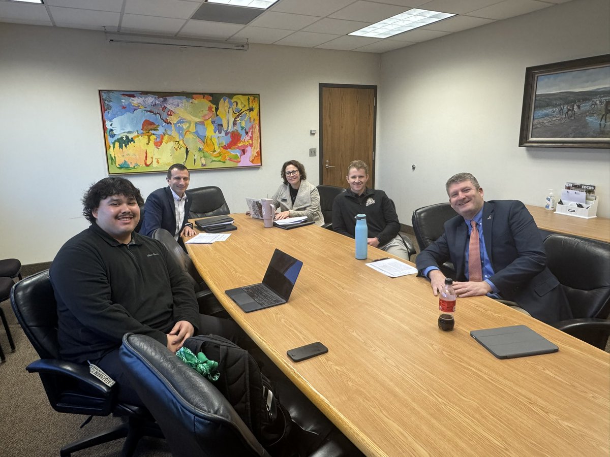 SMSUSAAC's tweet photo. President Eddie Garcia met with campus leaders to discuss the 2026 NCAA Legislative Proposals. Thank you Eddie for your leadership!  @NorthernSunConf https://t.co/L035MeACVg