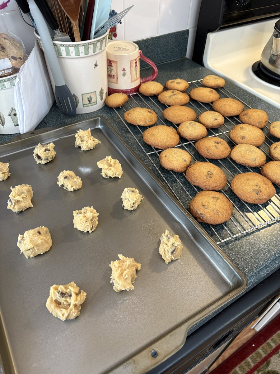 Good Morning 💕

Today’s cookie day with Grandma so I’ll be a bit busy! I’ve had like 3 already and have been caught multiple times lol