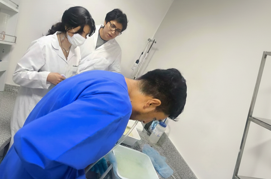 INSPI_ECUADOR's tweet image. 🔬 El INSPI recibió la visita de 23 estudiantes de la carrera de Biología de @UniYachayTech en el marco del convenio interinstitucional vigente entre ambas instituciones. Durante la jornada, los estudiantes realizaron un recorrido técnico por el Bioterio, el Insectario y el…