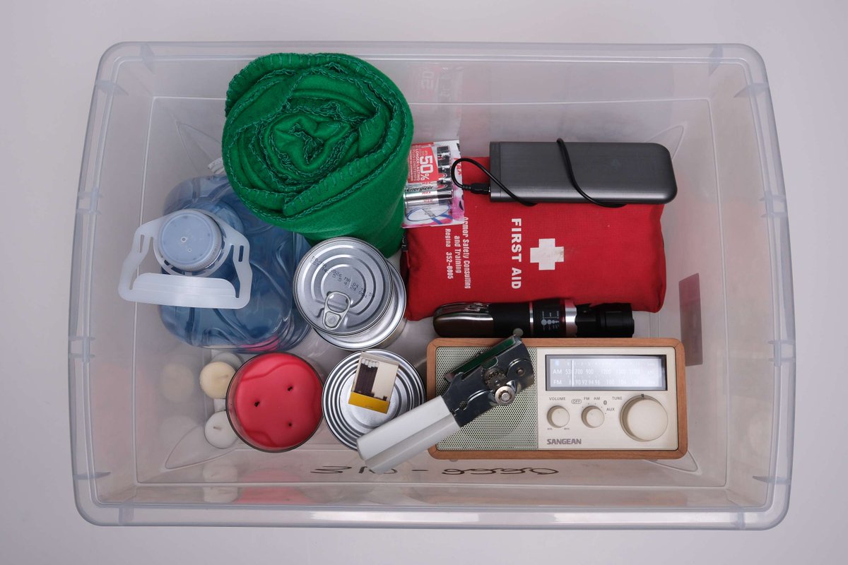 A major storm is expected to hit parts of the province today and may cause power outages. If conditions aren’t safe, crews may take longer to respond, and some outages could last longer than usual. Be prepared with an emergency outage kit. Don’t have one? Here’s how to make one: