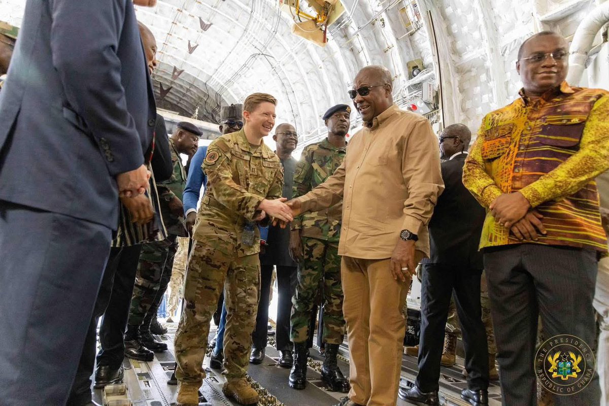 auntiededei's tweet photo. 🚨🎯:  H.E. John Dramani Mahama at the farewell parade for Ghana Army engineers departing for Jamaica to support post-hurricane reconstruction efforts.

📍Maamli 

#auntiededei #ga #ghana #culture #dedeinews #dedeimusic #dedeisports #nigeria https://t.co/oE5mDc2YB3