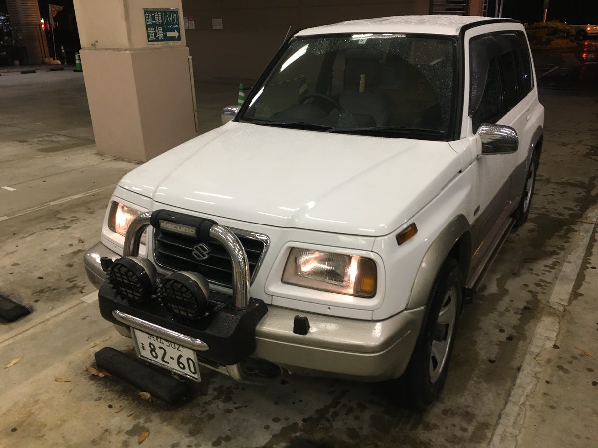 Mikchey7's tweet photo. スズキでeビターラを開発してた時は、SUVを知らなかったのでエスクードノマドを買って乗って、今はミニカーなど小さな車に関わるので、似たようなツインに乗ってみます。
開発には消費者の立場になって目標性能を分析する、ベンチマークが一番大事です。
#evitara #suzuki #escudo #twin #tmini #SUV https://t.co/sO4cengLuq