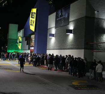 VideoGameHstry's tweet image. It's 2009 and you're in line for the MW2 midnight release