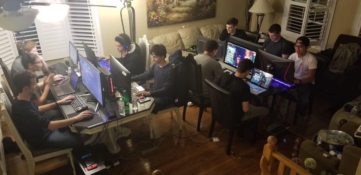 VideoGameHstry's tweet image. The peak of video games