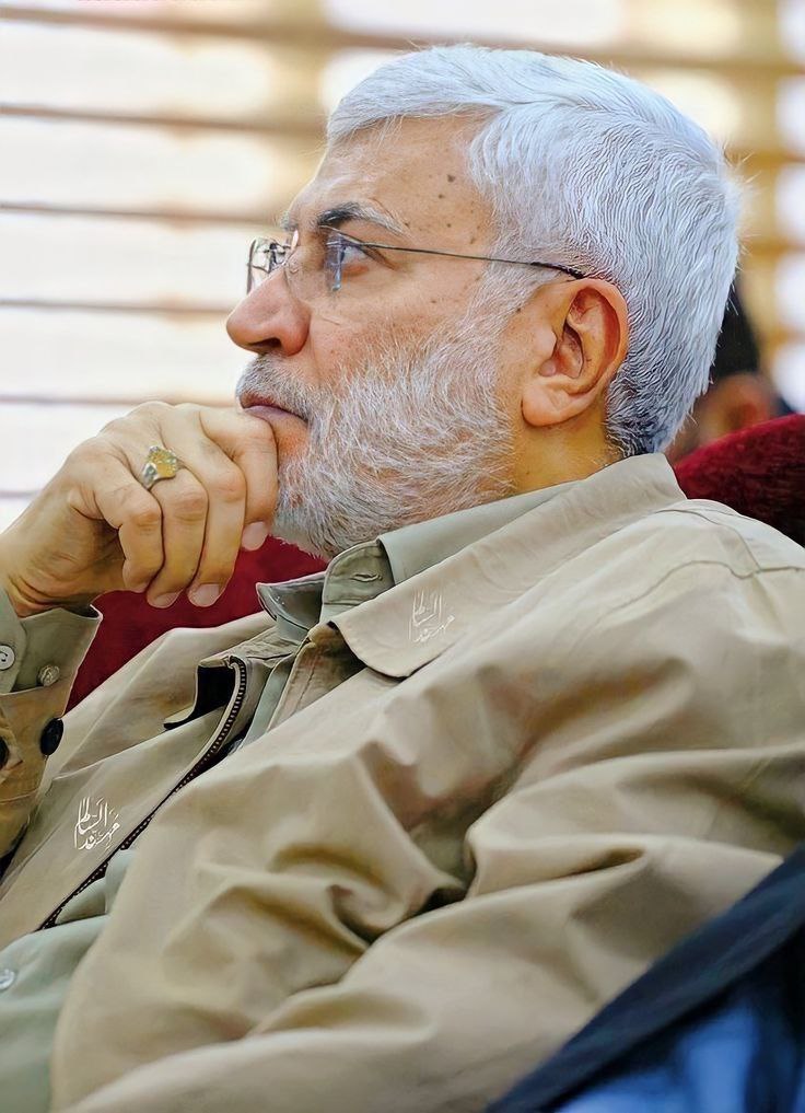 "عندما تستمد القوة من قطرات دماء الشهداء ،عندما تستنيرُ بنور هؤلاء الشهداء ، عندما تستقوي و تصبح قوة عزيزة، من خلال دماء هؤلاء الشهداء ، 
ساعتئذٍ ، يمكنك بناء هذه الأمة

#الشهادة_والسيادة