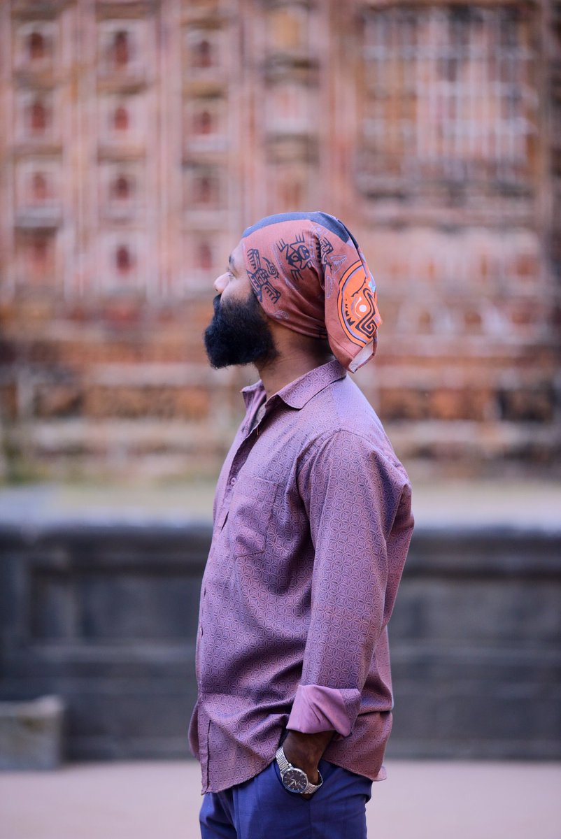 যা আমরা ব্যাখ্যা করতে পারি না"......
 সেটাই হয়তো সবচেয়ে সত্য অনুভূতি.....!💔