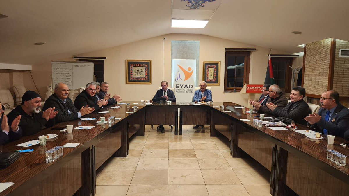 Akademi Sohbetlerimizin bu programında; Sağlık Bakan Yardımcısı Doç. Dr. Şuayip Birinci "Türkiye'de sağlık hizmetlerinin bugünü ve yarını" konusunu anlatıypr.