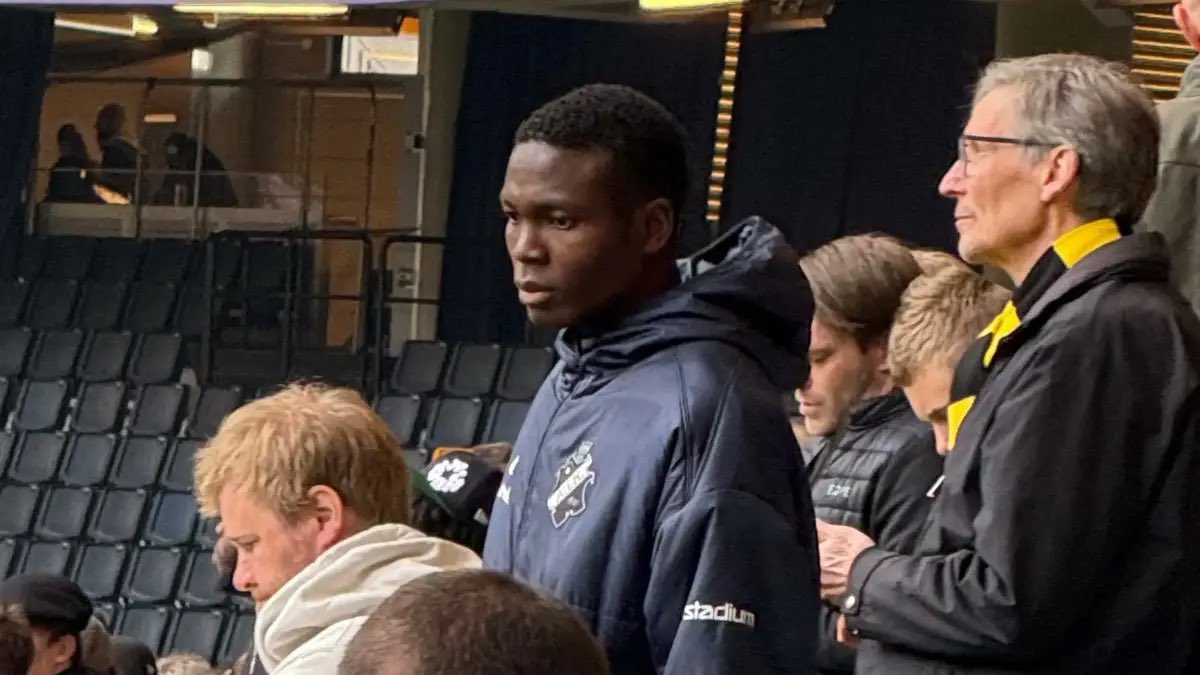 96impulse's tweet image. Hannover 96 hat Interesse an dem 17-jährigen nigerianischen Flügelspieler Angelo Agbejoye bekundet. Der Offensivspieler von der Grassrunner Academy stand zuletzt auch bei Manchester City im Fokus und absolvierte dort im Oktober ein Probetraining, das jedoch krankheitsbedingt…