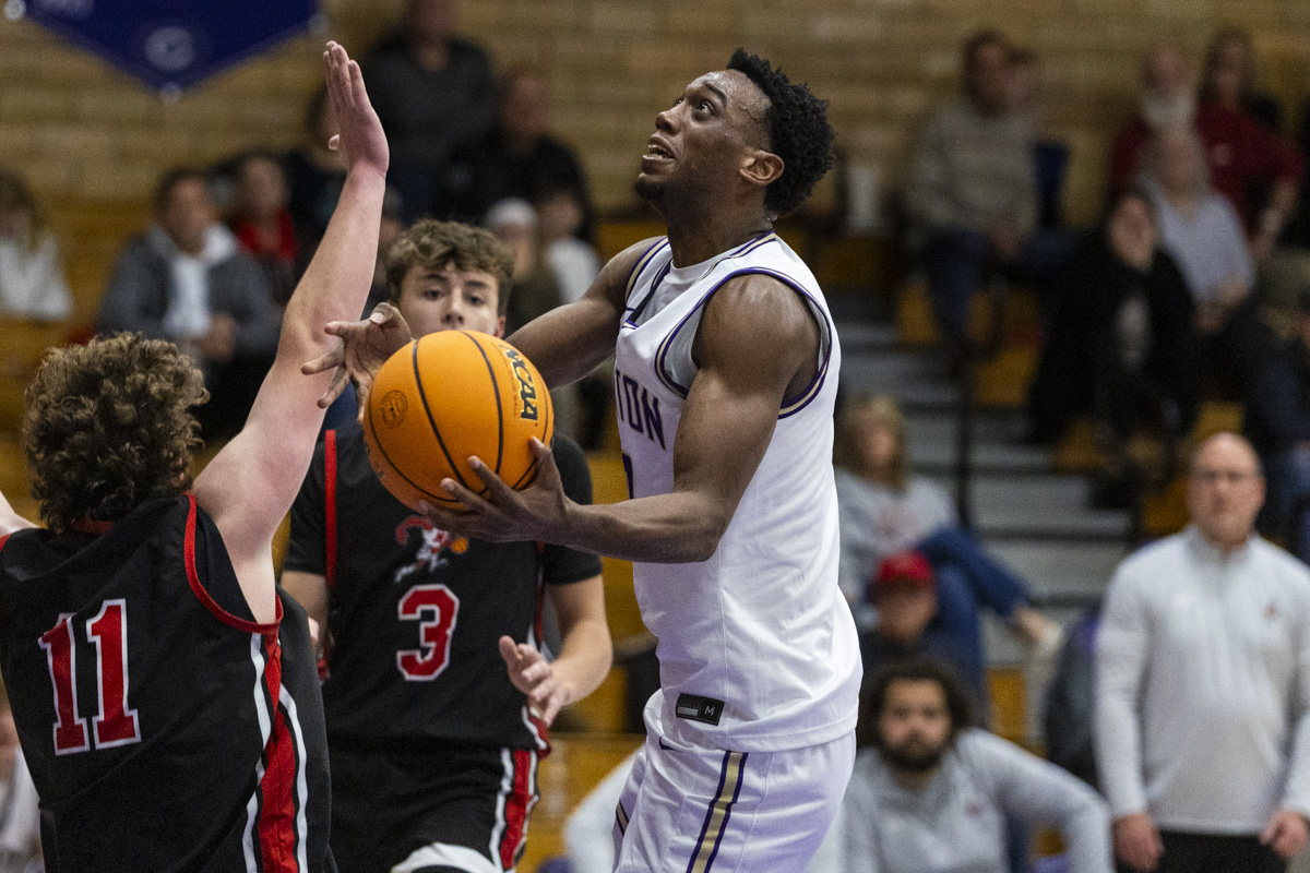 What a great night in #Canton!
The #illustriousGyms tour rolled on to Ingersoll Gym and witnessed the Little Giants taking down Metamora 56-51, for the first time in a while. Lakon Otto 27 pts, Sivante Stokes 22pts. The Canton students section was in so much shock, they actually