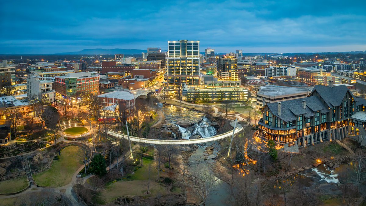 CityGreenville's tweet photo. 🦒 Kenya 🇪🇸 Spain 🍎 NYC and #GreenvilleSC. We're all among Reader's Digest's "16 Best Places to Travel in 2026 for Memory-Making Adventures".

Why they chose us ➡️ https://t.co/hKMkTgEevZ

Photos 3,4 Grand Bohemian https://t.co/9PZBgCpzFK