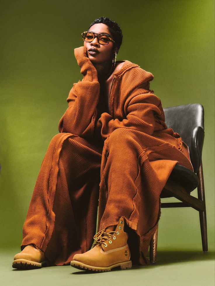 beyoncepress's tweet image. Tiwa Savage praises Beyoncé for "The Lion King: The Gift" 

"First of all, huge shout-out to Beyoncé for even doing that project. It introduced a lot of people to myself and other amazing African artists. That opened a lot of doors. For me, going back to R&amp;amp;B, it’s been incredible…