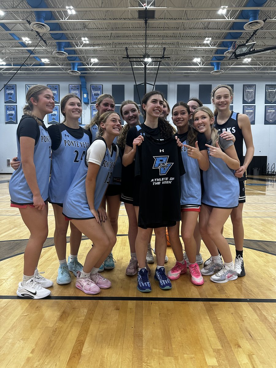 pvhsgirlsbball's tweet image. Congrats to '28 PG @JocelynHoffmann for being named Ponte Vedra High School "Athlete of the Week" for her Dec. 1-6 performance vs Ed White (33pts), Riverside (21pts) and Oakleaf (22pts)...hitting a total of 20 three's in those games &amp;amp; helping us go 3-0 that week! @PVSHARKSsports