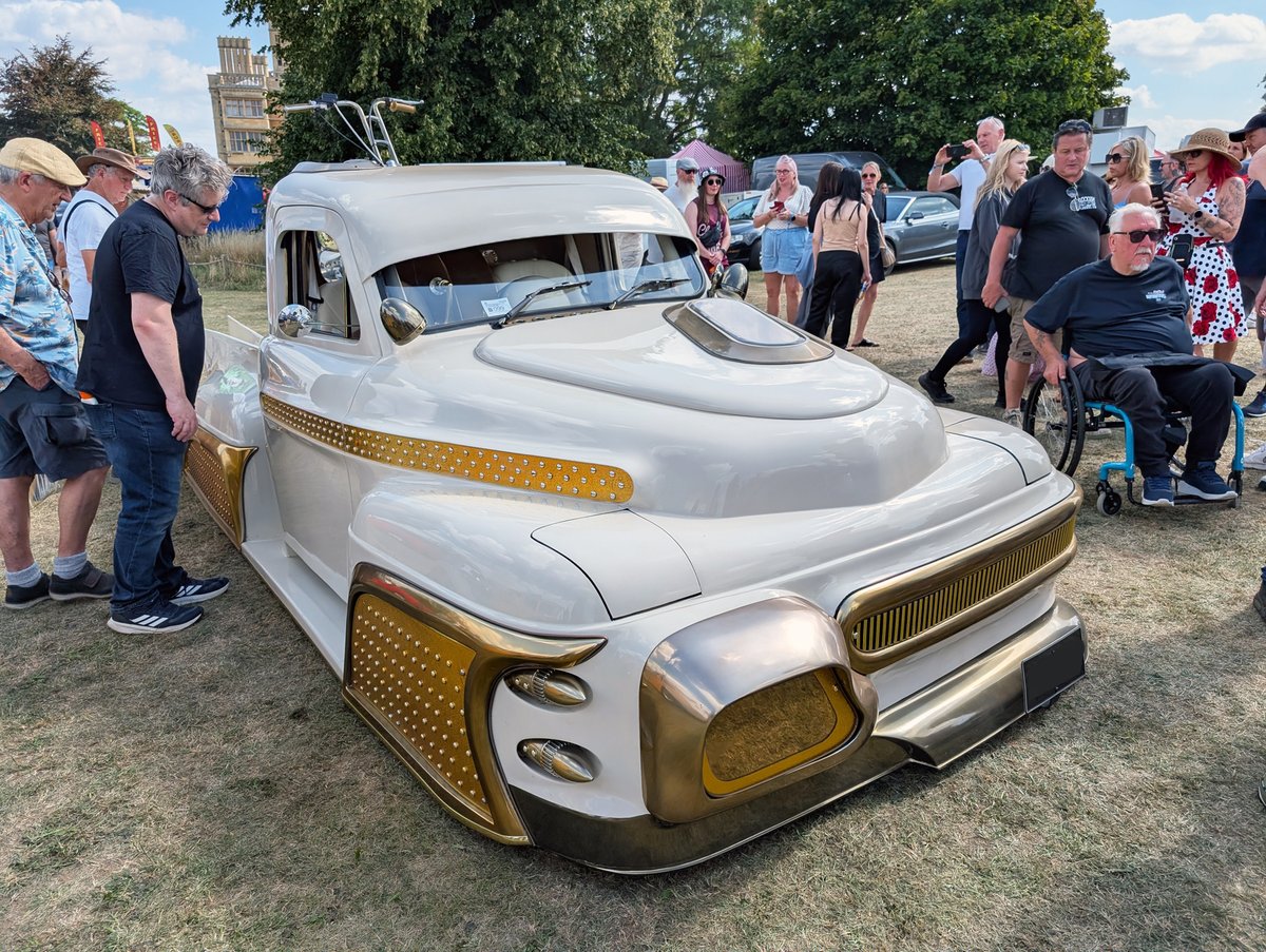theseoldcars's tweet photo. One from this year's NSRA Wheels Day show. Pretty wild. 

Ten points if you can guess what it's based on (assuming you don't already know)...

#PickUps #HotRods #HotRodding #ClassicCars #Cars https://t.co/Nnrbdtn8sk