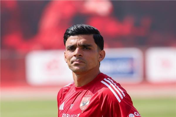 عاجل.. طبيب الأهلي يكشف تطورات حالة أشرف بن شرقي 