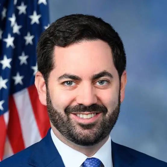 GuntherEagleman's tweet photo. 🚨BREAKING: Rep Mike Lawler has just SIDED WITH DEMOCRATS on extending the most CORRUPT Obamacare subsidies EVER.

Instead of DOING THEIR JOBS, they sided with the SAME PEOPLE who hate their entire existence.

Let @RepMikeLawler know what you think of what they just did. https://t.co/ErjL7aOPwM