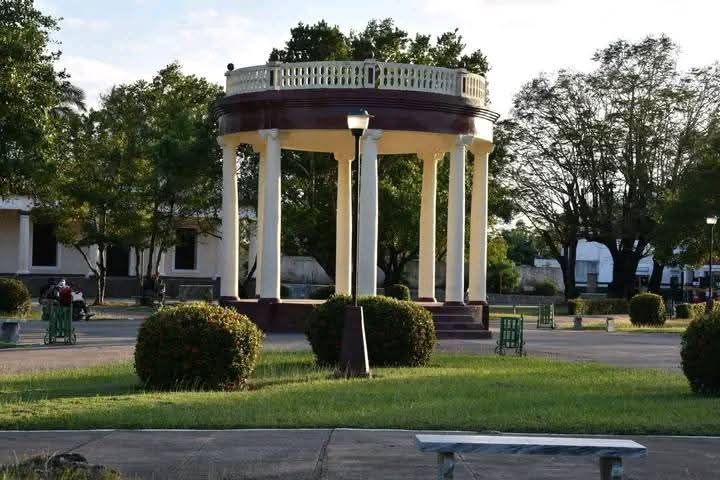 Felicidades Nueva Gerona en su 195  Aniversario de fundación, una ciudad que honra su historia y apuesta por el futuro.
#IslaDeLaJuventud 
#SentirPinero
#100AñosConFidel