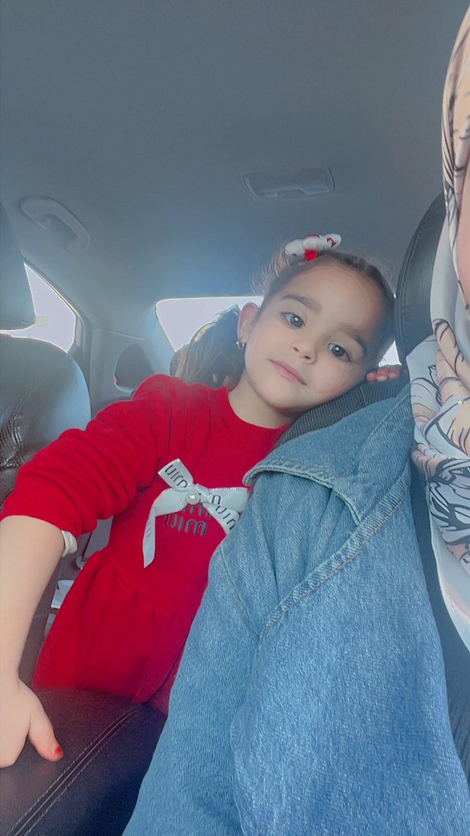 انا لو بنتمنى حاجة قبل نهاية السنة؛
ح نتمنى إن الله ينورلي طريقي بالحاجات اللي تنفعني وتسعدني في حياتي وترفعني، ويبعد عني أي حاجة مفيهاش خير ليا، وأي حاجة ممكن تكون سبب في ضيقتي وعتمة قلبي في يوم من الأيام ♥️.