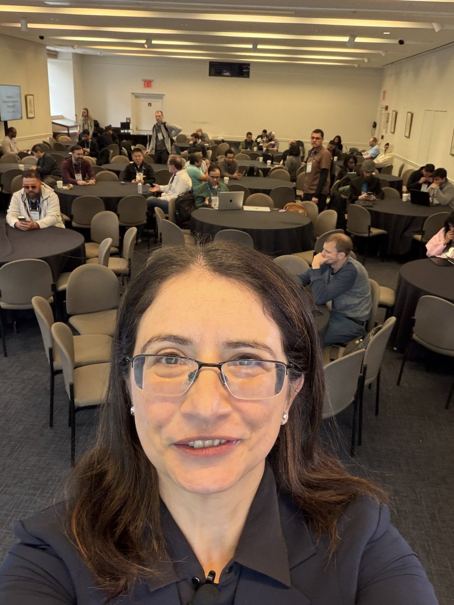 gwenshap's tweet image. 10 minutes to my #QConAI talk:
Postgres for enterprise agents!

LFG!