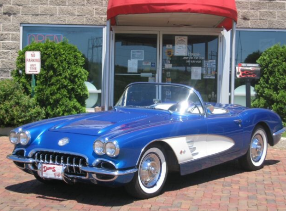 US petroleum inventories rose 2.388mb w/w 12-Dec to 1,687.122mb via #EIA
Crude -1.274M (est -2.050M prev -1.812M)
Cushing -0.742M (prev +0.308M)
Distillate Inventories +1.712M (est +0.900M prev +2.502M)
Gasoline +4.808M (est +1.950M prev +6.397M)
Refinery Utilization +0.30% (est